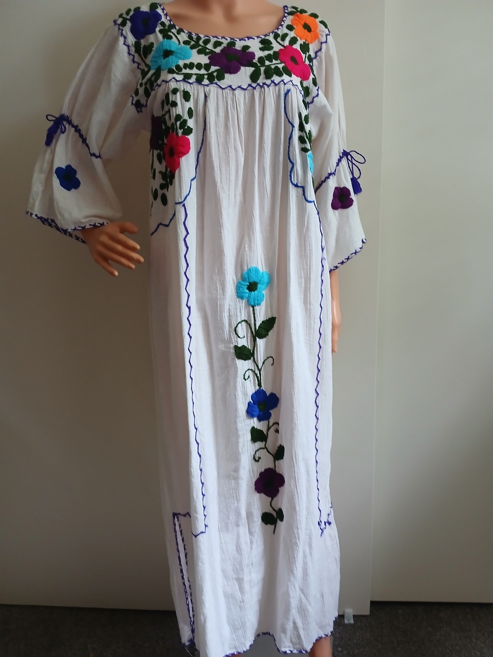 100% Hand Embroidered Mexican Maxi Dress Ivory Floral Artisan M